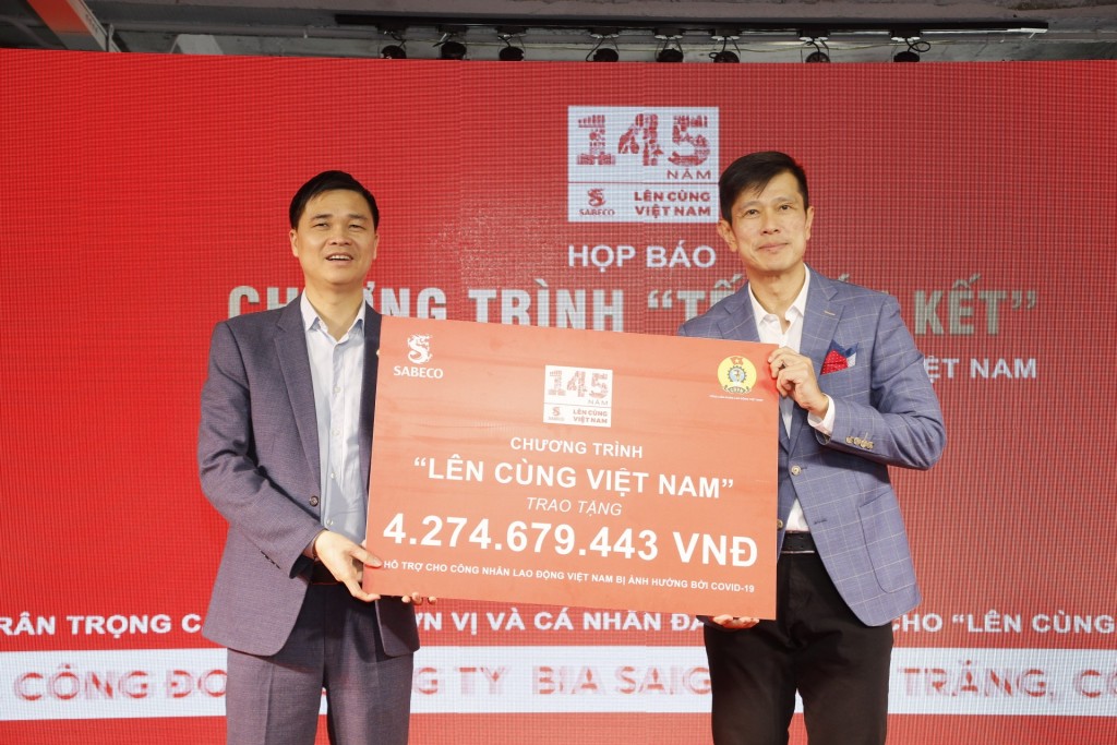SABECO phối hợp cùng Tổng Liên đoàn Lao động Việt Nam tổ chức chương trình chạy tiếp sức “Lên cùng Việt Nam” với mục tiêu gây quỹ hỗ trợ đoàn viên, người lao động Việt Nam bị ảnh hưởng nặng nề bởi đại dịch COVID-19