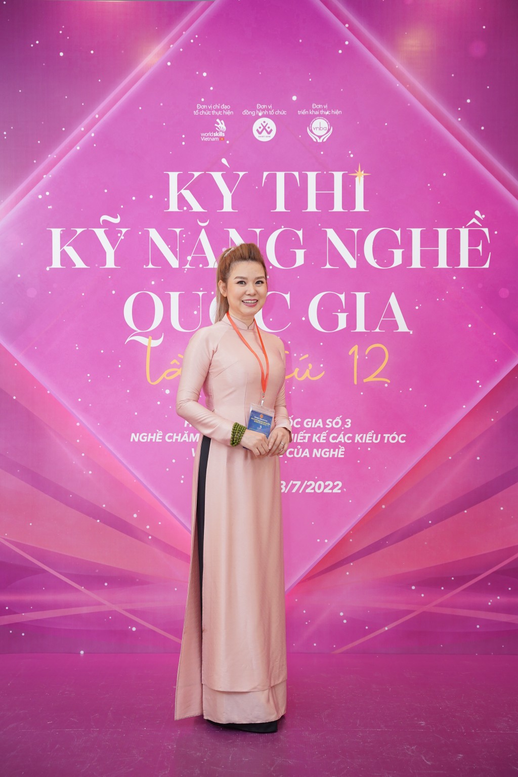 Trưởng ban Thiết kế Tạo mẫu tóc, Trưởng nhóm chuyên gia ra đề thi và là uỷ viên hội đồng thi quốc gia số 3 của kỳ thi Văn Minh Phương