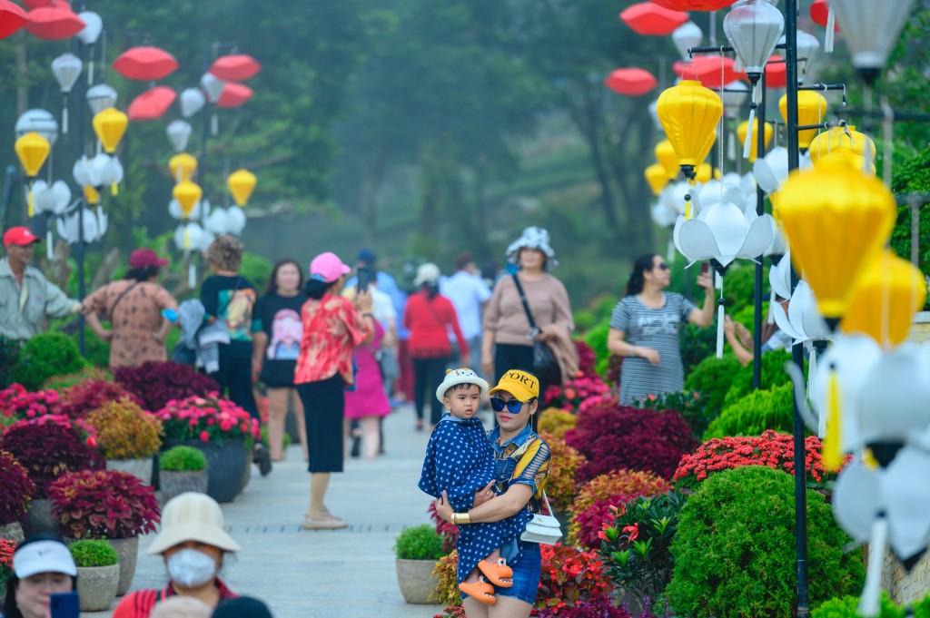 Hội trăng rằm Vân Sơn ghi dấu ấn sức hút du lịch Tây Ninh