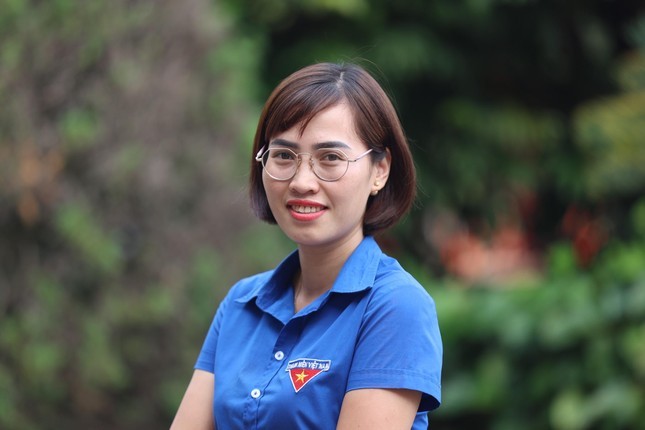 Chị Dương Thị Vui, sinh năm 1991; dân tộc Tày; quê quán: xã Ngọc Chấn, huyện Yên Bình, tỉnh Yên Bái; trình độ chuyên môn: cử nhân Sư phạm