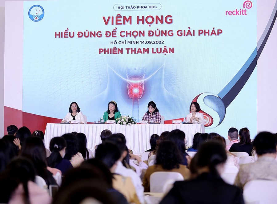 Các đại biểu tham dự toạ đàm với chủ đề “Viêm họng - Hiểu đúng để chọn giải pháp”