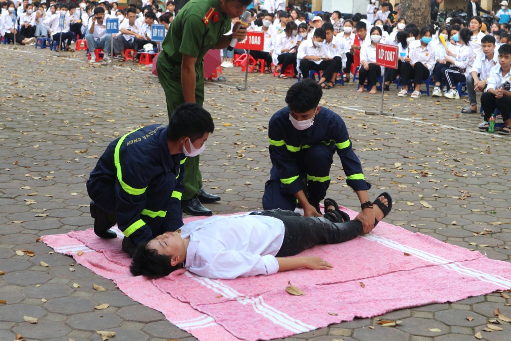 Nâng cao kiến thức phòng cháy chữa cháy và cứu hộ cứu nạn cho học sinh Thủ đô