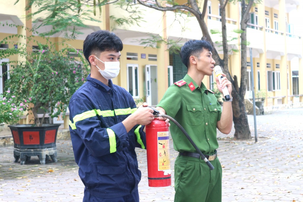 Nâng cao kiến thức phòng cháy chữa cháy và cứu hộ cứu nạn cho học sinh Thủ đô