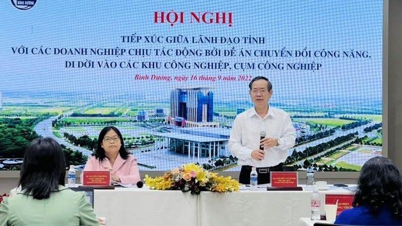 Phó Chủ tịch Ủy ban nhân dân tỉnh Bình Dương Nguyễn Văn Dành phát biểu tại hội nghị