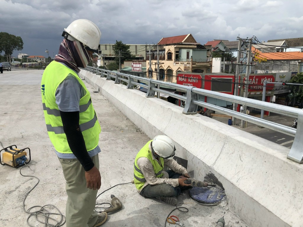 Cận cảnh cầu vượt 550 chuẩn bị khánh thành Cận cảnh cầu vượt 550 chuẩn bị khánh thành