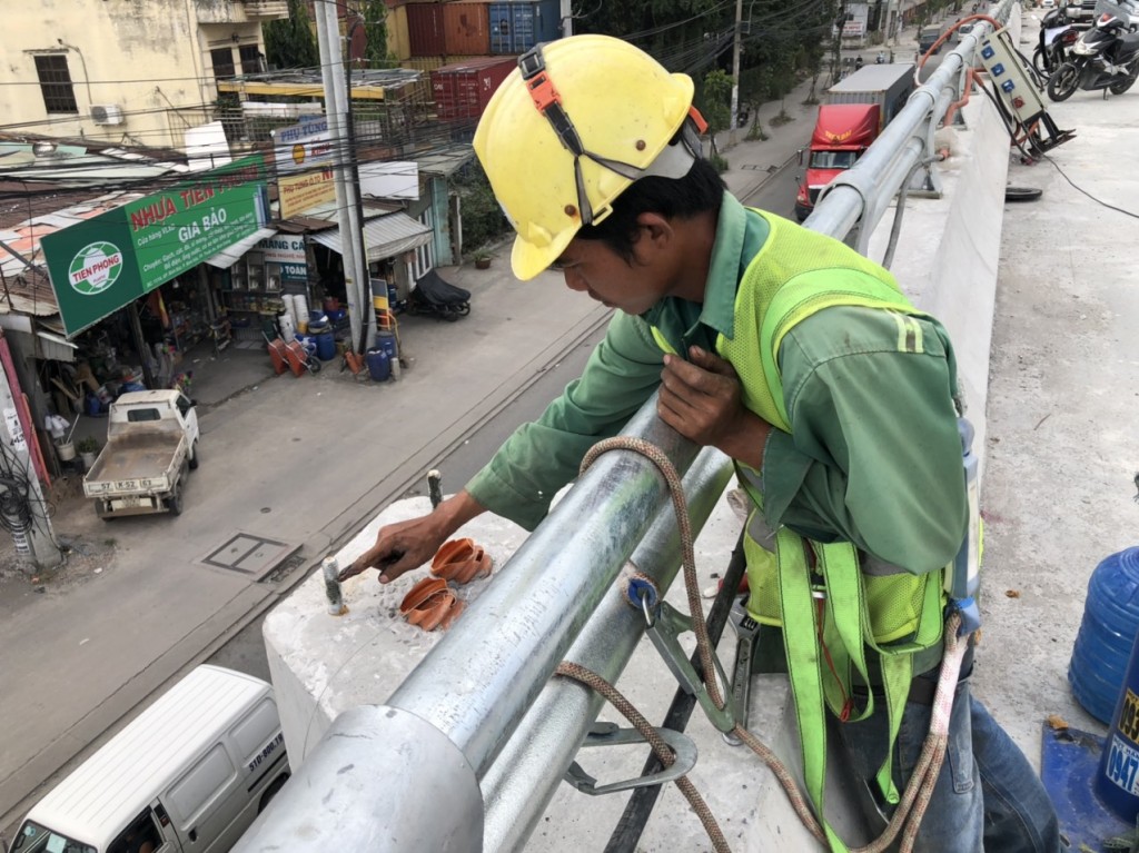 Cận cảnh cầu vượt 550 chuẩn bị khánh thành Cận cảnh cầu vượt 550 chuẩn bị khánh thành