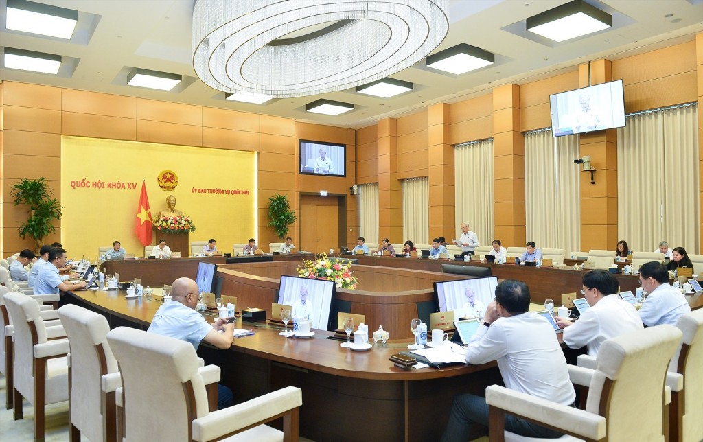 Quang cảnh phiên họp
