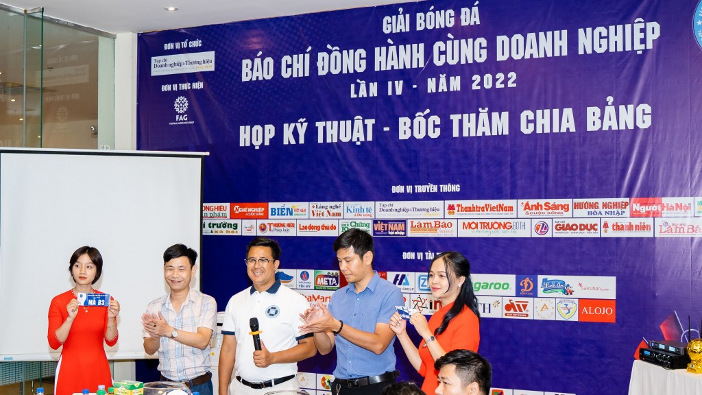 Đại diện 16 đội sẽ lần lượt bốc thăm chia bảng