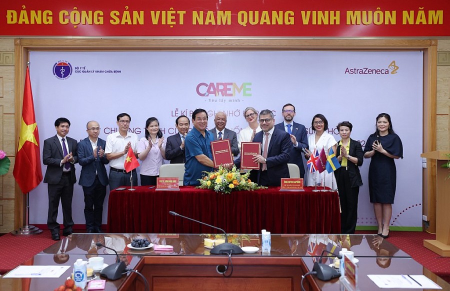 Lễ kí Bản ghi nhớ hợp tác Chương trình Củng cố hệ thống chăm sóc sức khoẻ cho bệnh lý Tim mạch - Thận - Chuyển hoá tại Việt Nam giai đoạn 2022-2025