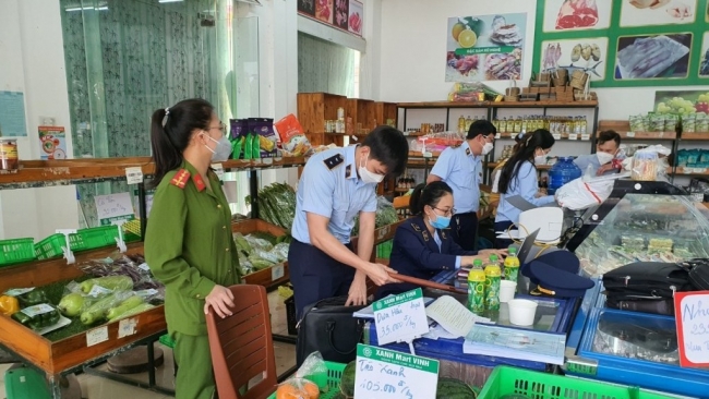 TP Hồ Chí Minh chỉ đạo khẩn kiểm tra, xử lý hành vi kinh doanh rau, củ, quả không rõ nguồn gốc