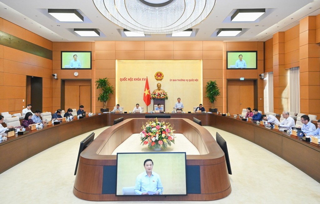 Toàn cảnh phiên họp.