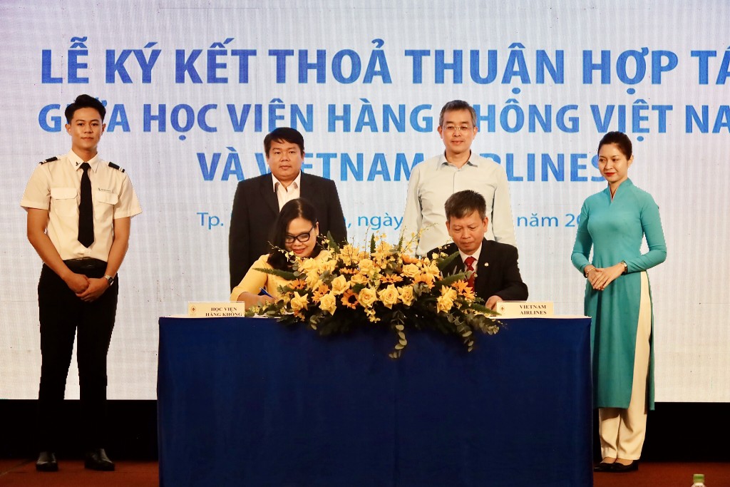 Vietnam Airlines và Học viện Hàng không Việt Nam chính thức ký kết thỏa thuận hợp tác giai đoạn 2022 – 2023