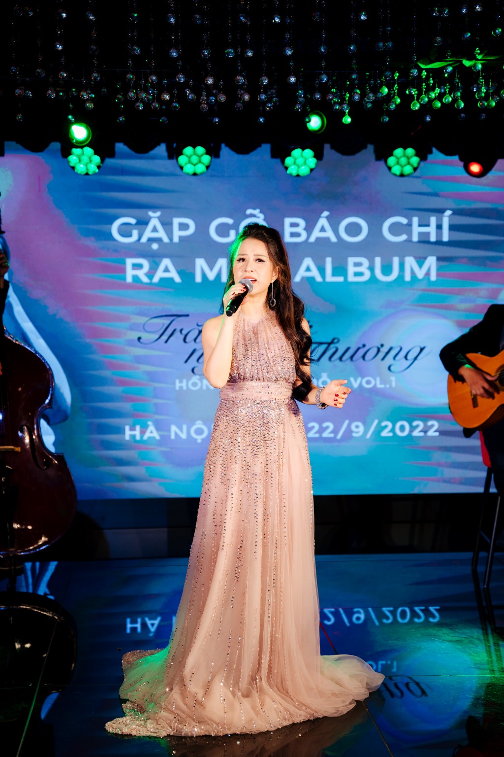 Ca sĩ Hồng Nhung Đỗ ra mắt album nhạc trữ tình tiền chiến “Trăm nhớ ngàn thương”