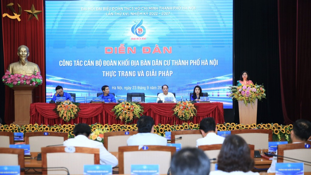 Toàn cảnh diễn đàn 