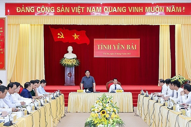 Quang cảnh buổi làm việc