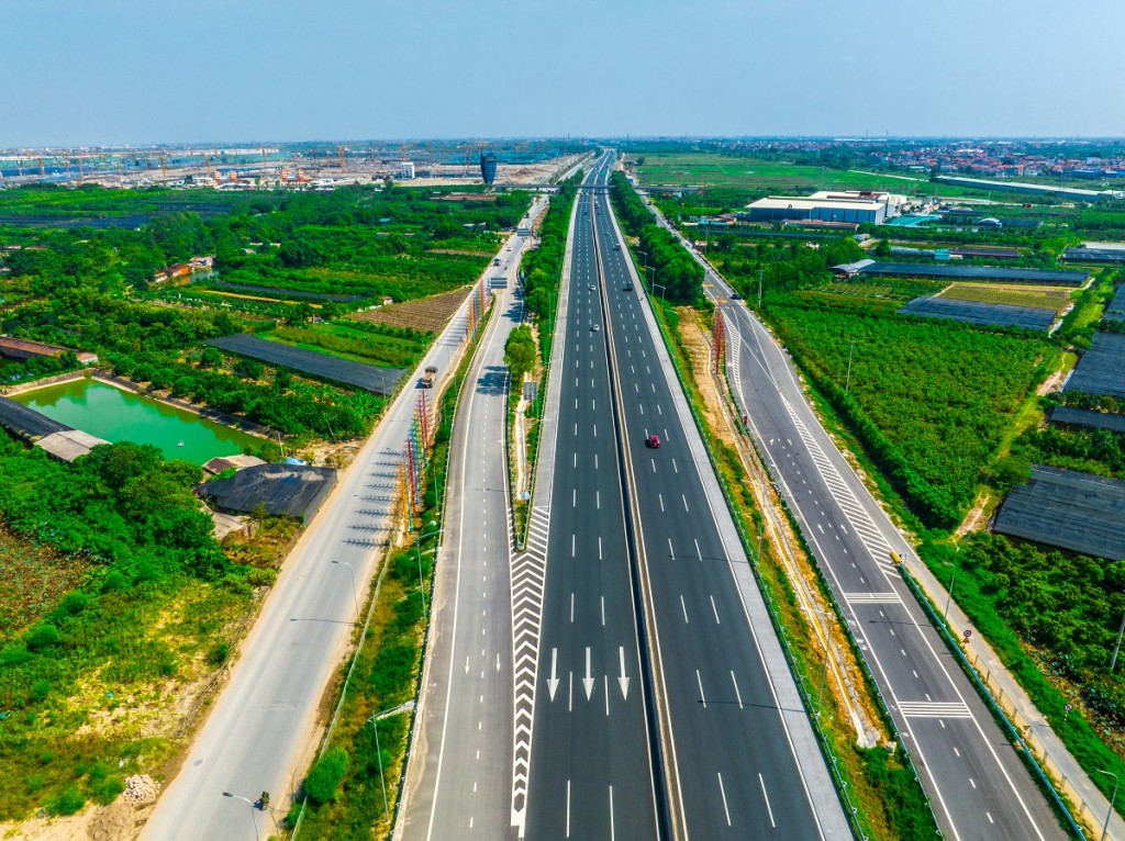 Mạng lưới đường cao tốc, vành đai góp phần thay da đổi thịt khu vực phía Đông Hà Nội