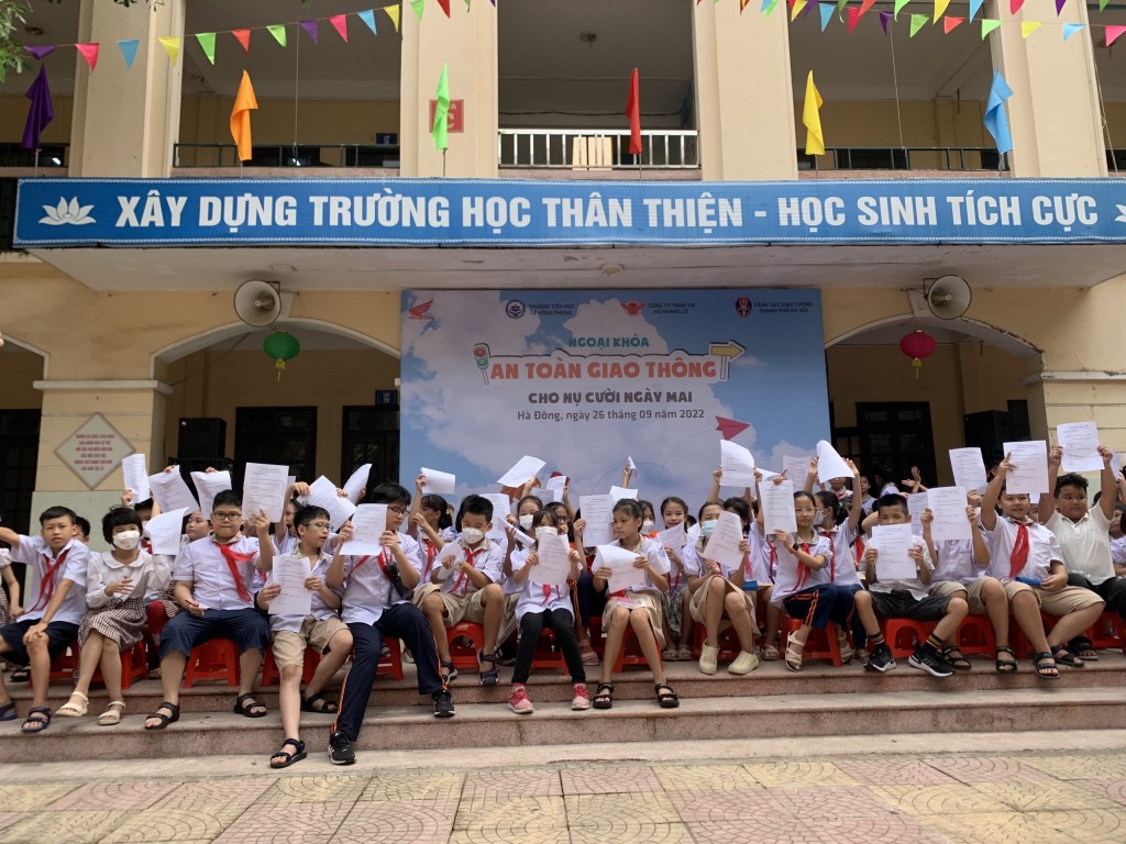 “An toàn giao thông cho nụ cười ngày mai” ở trường Tiểu học Lê Hồng Phong