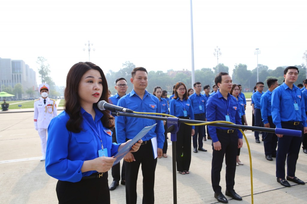 Tuổi trẻ Thủ đô báo công dâng Bác Tuổi trẻ Thủ đô báo công dâng Bác