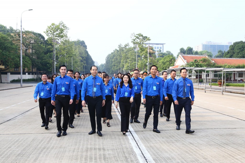 Tuổi trẻ Thủ đô báo công dâng Bác Tuổi trẻ Thủ đô báo công dâng Bác