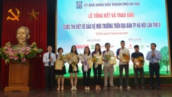16 tác phẩm đoạt giải cuộc thi viết về bảo vệ môi trường trên địa bàn TP Hà Nội