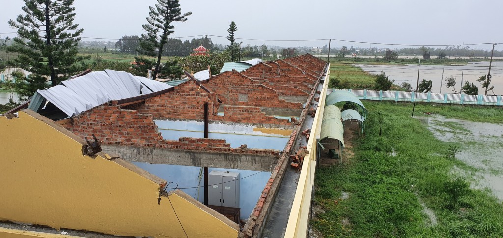 Quảng Nam: Nhiều trường học bị tốc mái gần như hoàn toàn sau bão Noru