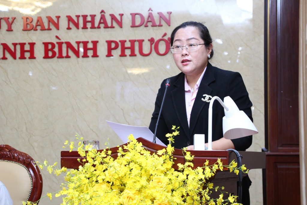 Bà Trần Thị Hồng Minh - Phó Giám đốc tiếp thị Becamex IDC trao đổi tại Hội thảo