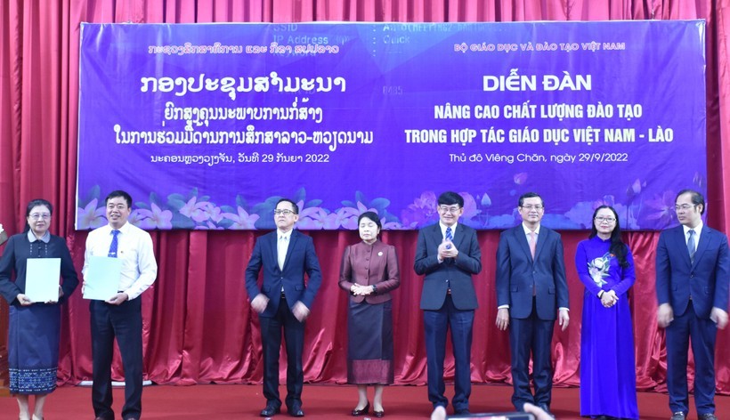 24 biên bản ghi nhớ và thỏa thuận hợp tác được ký kết giữa các cơ quan quản lý giáo dục, các trường đại học, cao đẳng, trường dự bị đại học… hai nước Việt Nam - Lào.