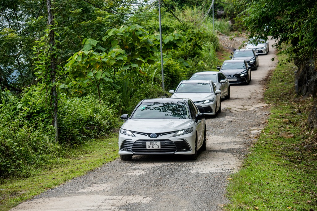 Toyota Việt Nam tổ chức chương trình trải nghiệm các mẫu xe Hybrid - “Hành trình xanh cùng Hybrid”