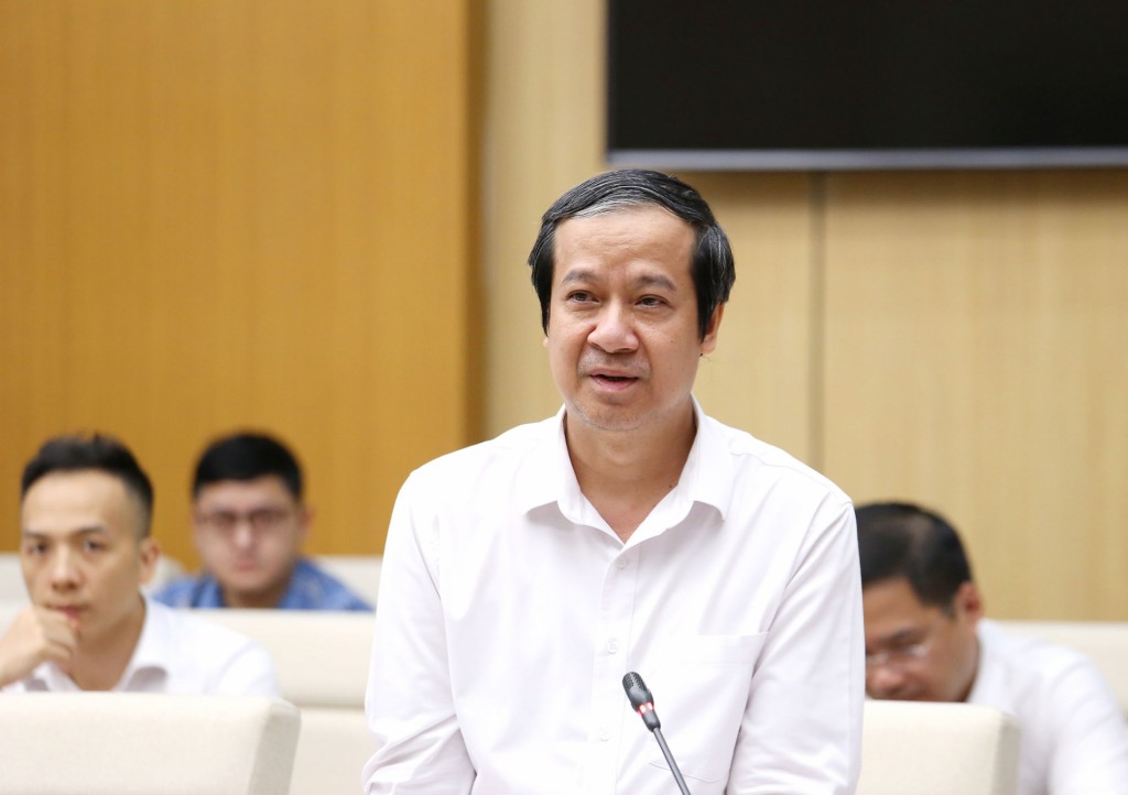 Bộ trưởng Bộ Giáo dục và Đào tạo Nguyễn Kim Sơn khẳng định Phú Thọ đạt được nhiều thành tích trong cả giáo dục mũi nhọn, giáo dục đại trà