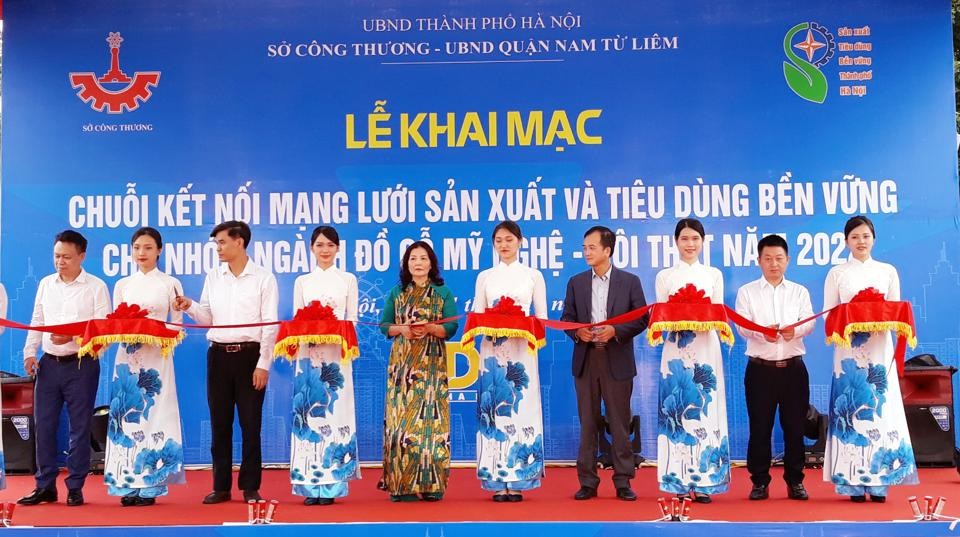 Bảo tồn và thúc đẩy sản xuất, kinh doanh ngành đồ gỗ mỹ nghệ