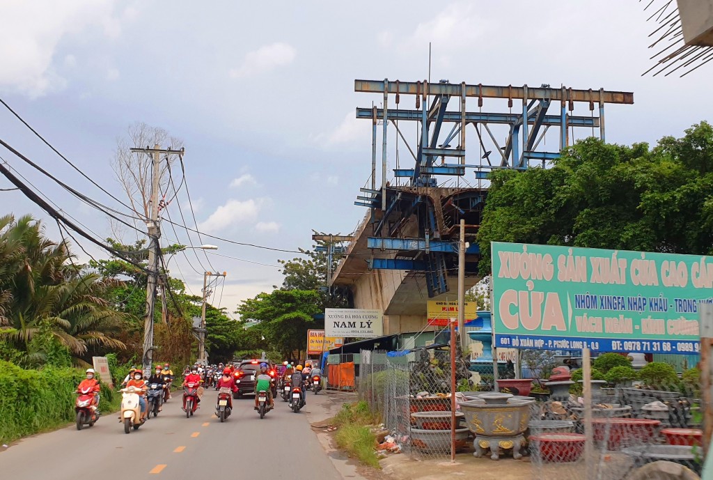 cảnh nhếch nhác tại công trường xây dựng cầu Năm Lý sau nhiều năm triển khai