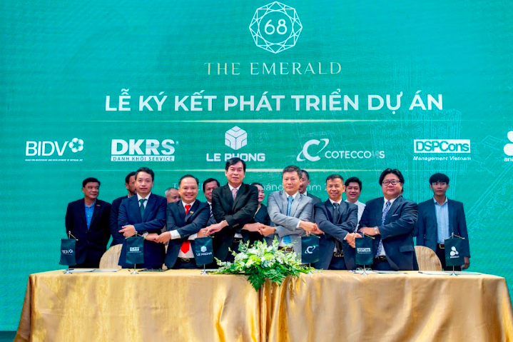 Ký kết phát triển dự án căn hộ cao cấp The Emerald 68