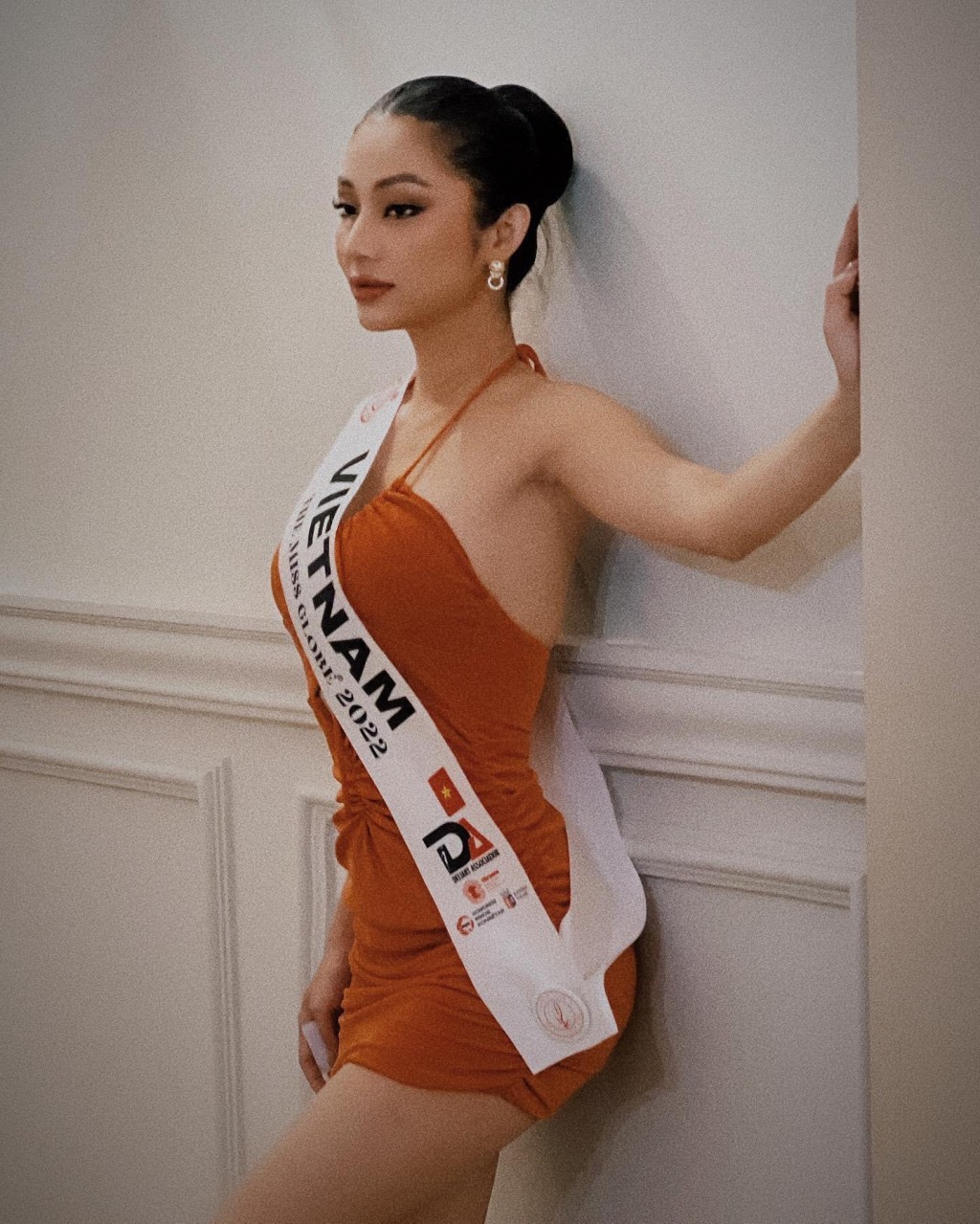 Lâm Thu Hồng gặp sóng gió trong những ngày đầu dự thi The Miss Globe 2022