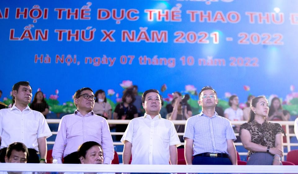 Phó Chủ tịch UBND TP Hà Nội Chử Xuân Dũng - Trưởng Ban tổ chức Đại hội Thể dục thể thao Thủ đô lần thứ X dự khán lễ tổng duyệt.