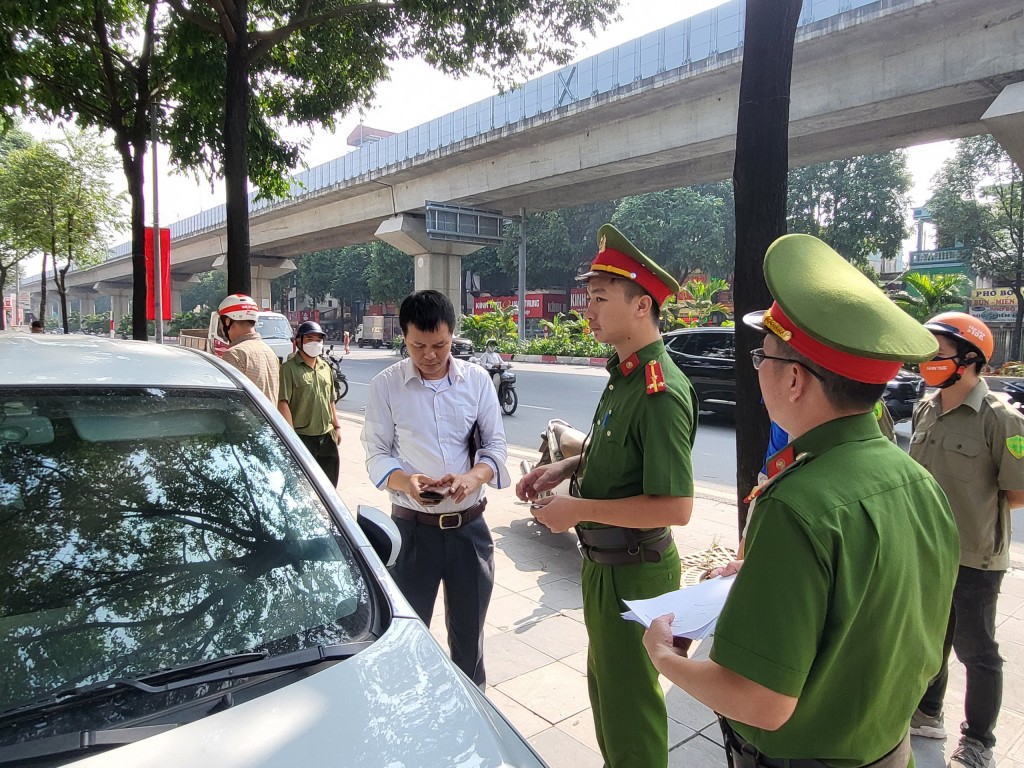 Mạnh tay chấn chỉnh vi phạm trật tự đô thị