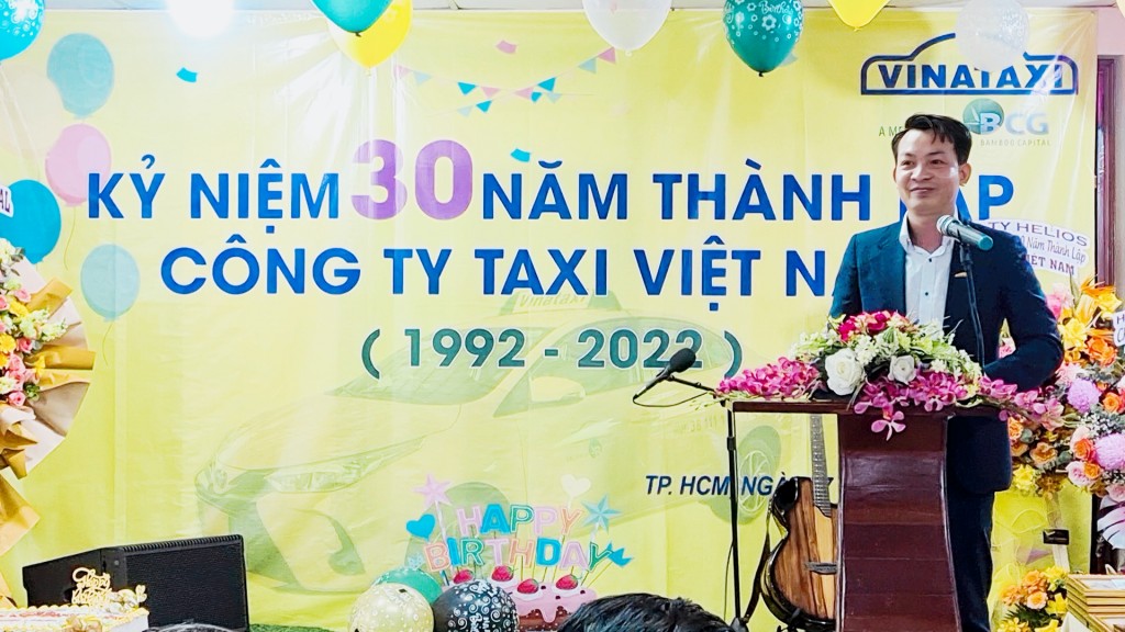 Ông Đỗ Ngọc An – Tổng Giám đốc Vinataxi phát biểu tại lễ kỷ niệm 30 năm