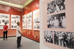 Nhiều tác phẩm xuất sắc tại triển lãm "Chủ tịch Hồ Chí Minh với Thủ đô Hà Nội"