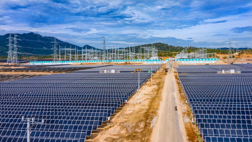 Nhà máy điện mặt trời 450MW: Bộ Công thương yêu cầu thực hiện đúng hợp đồng đã ký