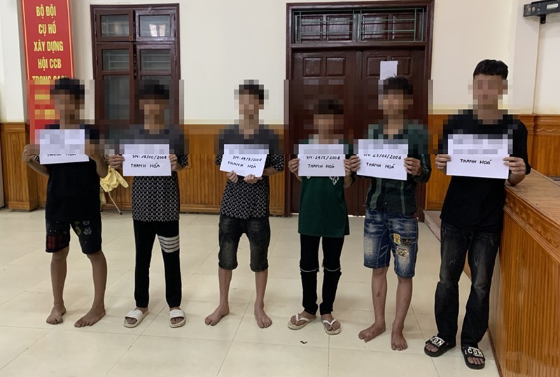 Công an tỉnh Bắc Ninh vừa bắt giữ 6 đối tượng tuổi từ 13 đến 16 tuổi dùng hung khí tấn công quản lý nhà trọ, cướp tài sản
