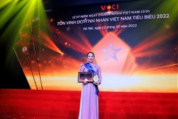 Bà Đỗ Nguyệt Ánh - Chủ tịch HĐTV EVNNPC được vinh danh Doanh nhân Việt Nam tiêu biểu 2022