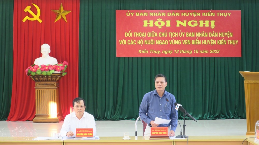 Chủ tịch UBND TP Nguyễn Văn Tùng phát biểu tại buổi đối thoại với các hộ nuôi ngao huyện Kiến Thuỵ.