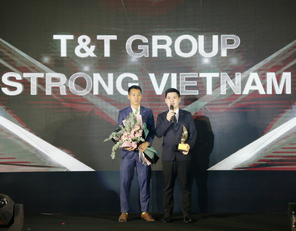 Chương trình Strong Vietnam do ông Đỗ Vinh Quang khởi xướng đã chiến thắng giải thưởng Trách nhiệm Xã hội (CSR) xuất sắc nhất tại lễ trao Giải thưởng Quốc Gia truyền thông & quan hệ công chúng năm 2020.
