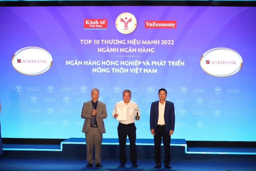 Agribank lọt Top 10 Thương hiệu mạnh ngành Ngân hàng Tài chính năm 2022