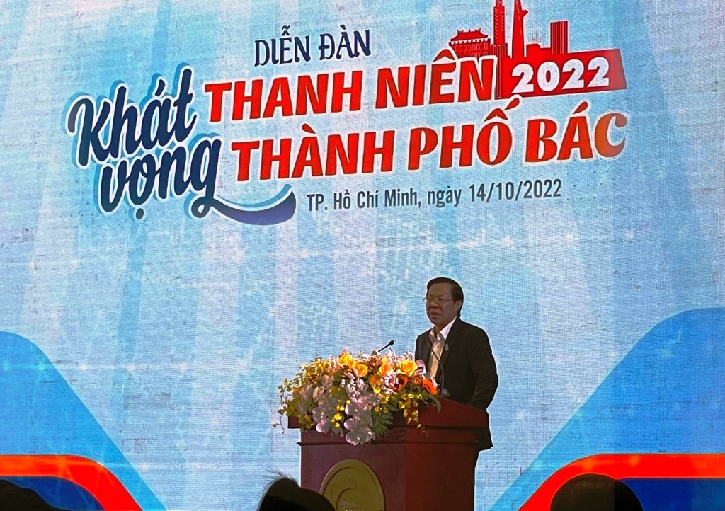 Ông Phan Văn Mãi, Chủ tịch UBND TP Hồ Chí Minh phát biểu tại diễn đàn