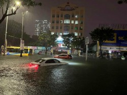 Đà Nẵng: Đang khẩn trương cứu hộ, sơ tán dân tại các khu vực bị ngập sâu