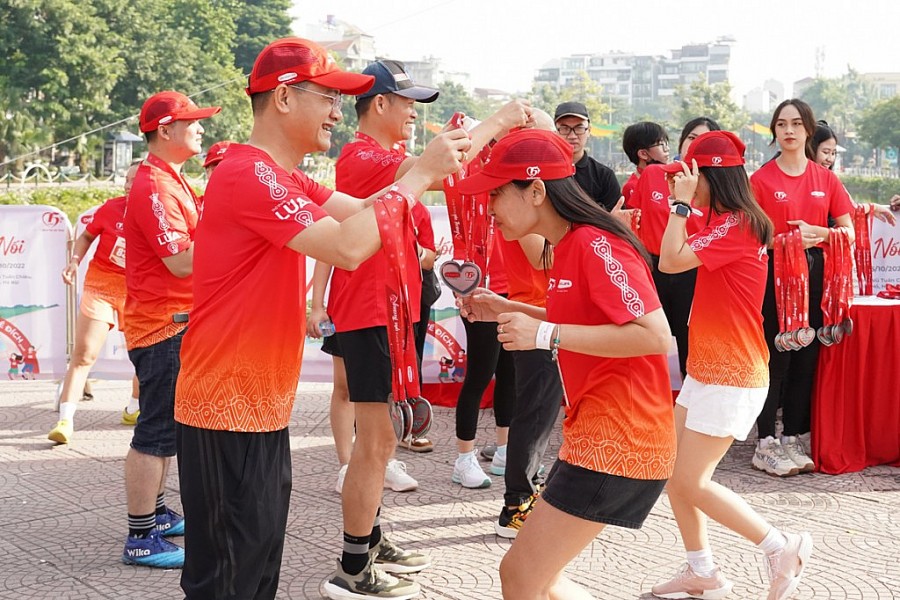 Hơn 700 người tham gia sự kiện cung đường yêu thương
