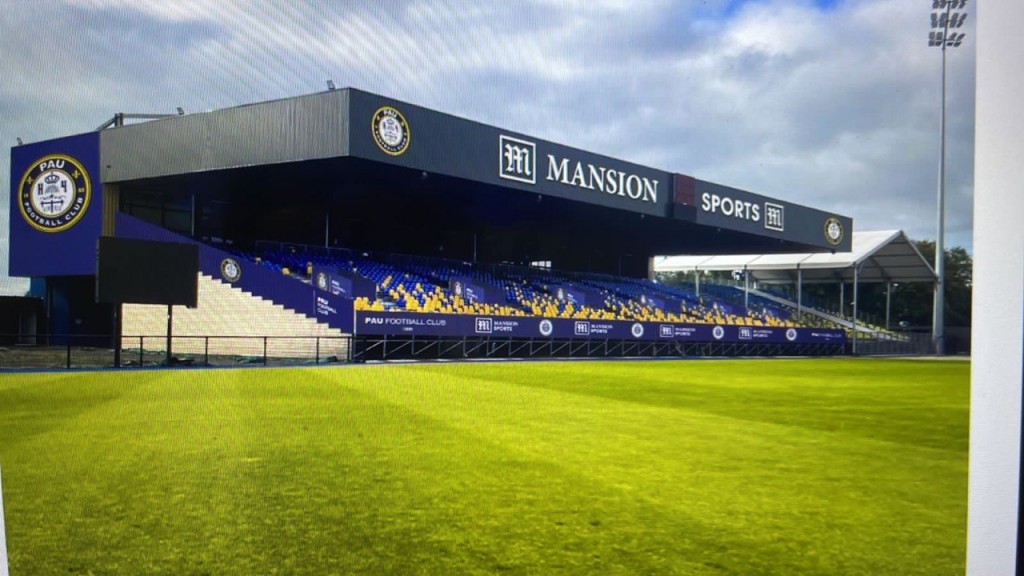 Theo thỏa thuận, thương hiệu Mansion Sports sẽ hiện diện ở các vị trí nổi bật trên áo đấu và bộ đồ tập của các cầu thủ PAU FC và nhãn hiệu Mansion Sports tại khán đài sân vận động