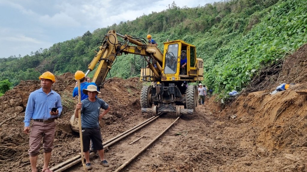 Thông tuyến đường sắt Bắc Nam qua đèo Hải Vân