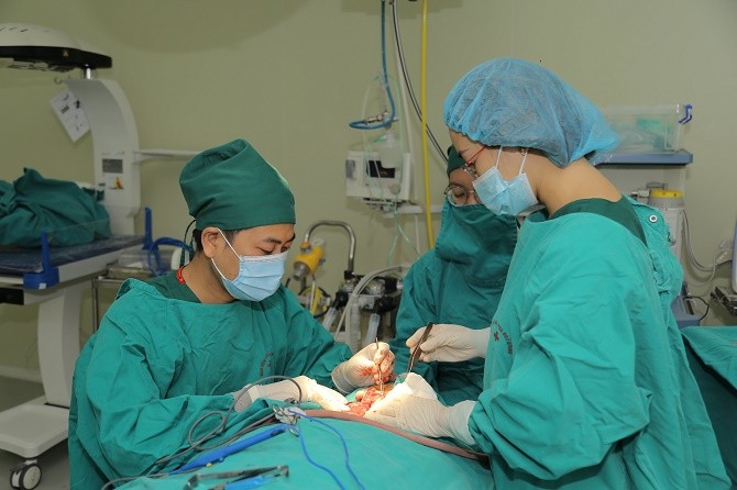 BVĐK Đức Giang: Phẫu thuật khối u tuyến mang tai kích thước lớn ở bệnh nhân lớn tuổi