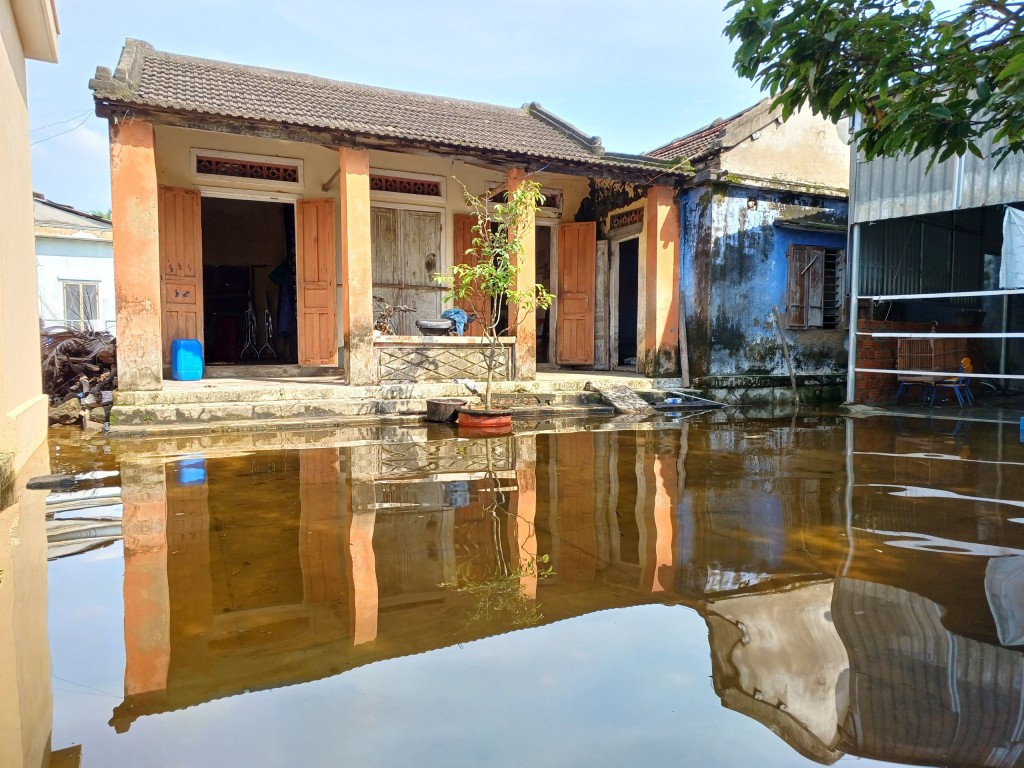 Quảng Nam: Ngập úng bủa vây nhà dân cạnh các dự án tại phường Điện Dương